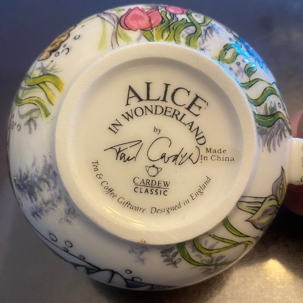 Paul Cardew "Alice in Wonderland" Coffee cup and saucer- set of four - Picture 2 of 14